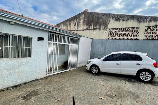 Garagem de casa à venda com 2 quartos, 99m² em Vila Industrial (Campinas), Campinas