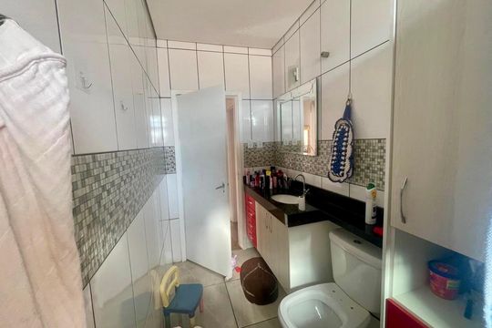 Banheiro de casa à venda com 2 quartos, 99m² em Vila Industrial (Campinas), Campinas