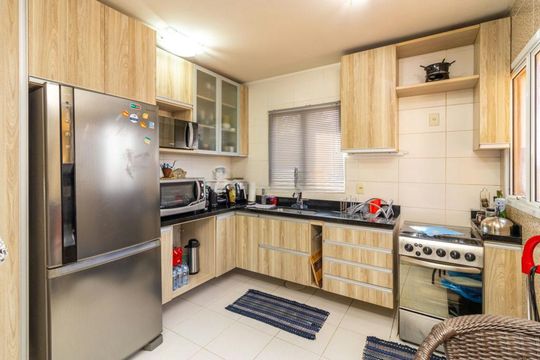 Cozinha de casa de condomínio para alugar com 3 quartos, 250m² em Mário Quintana, Porto Alegre