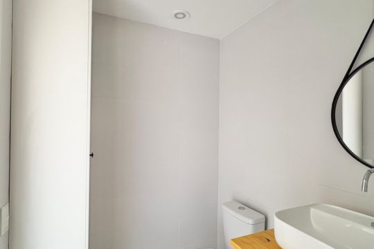 Banheiro de kitnet/studio à venda com 1 quarto, 26m² em Vila Primavera, São Paulo