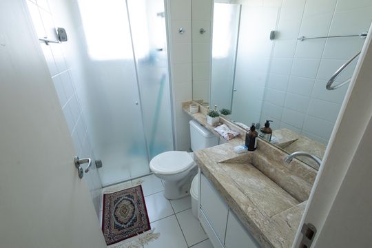 Banheiro da Suíte de apartamento para alugar com 2 quartos, 73m² em Loteamento Villa Branca, Jacareí
