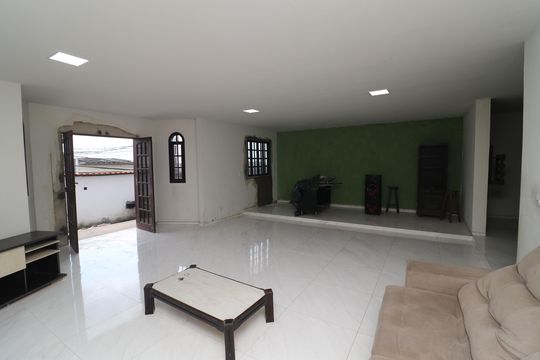 Casa para alugar com 4 quartos, 540m² em Freguesia (ilha do Governador), Rio de Janeiro