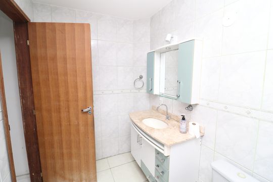 Banheiro da Suíte 1 de casa para alugar com 4 quartos, 540m² em Freguesia (ilha do Governador), Rio de Janeiro