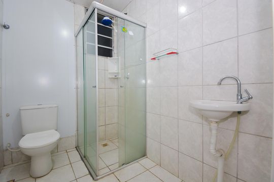 Banheiro de apartamento para alugar com 1 quarto, 54m² em Jardim Vermelhão, Guarulhos