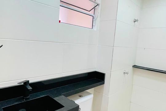 Banheiro de apartamento para alugar com 2 quartos, 45m² em Caucaia do Alto, Cotia