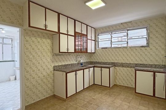 Cozinha de apartamento para alugar com 3 quartos, 99m² em Ponta da Praia, Santos
