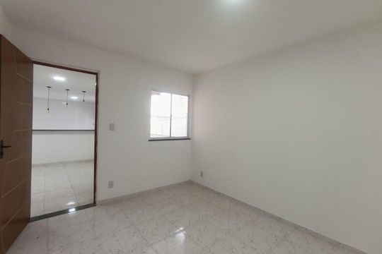 Quarto 1 de casa para alugar com 2 quartos, 66m² em São Benedito, Nova Iguaçu