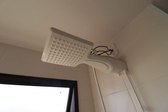 BANHEIRO  de apartamento para alugar com 2 quartos, 43m² em Recanto das Palmeiras, Ribeirão Preto