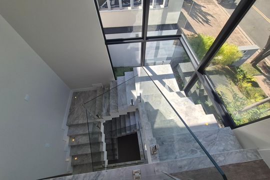 Escada de casa de condomínio à venda com 4 quartos, 540m² em Loteamento Mont Blanc Residence, Campinas