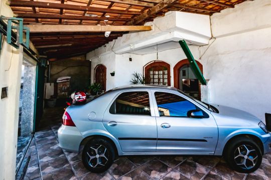 Garagem de casa à venda com 2 quartos, 360m² em São Benedito, Belo Horizonte