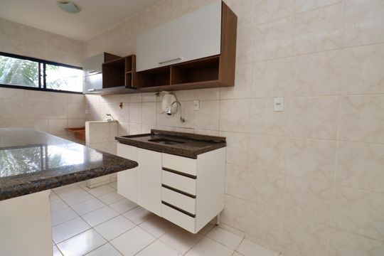 Cozinha de apartamento para alugar com 2 quartos, 70m² em Stella Maris, Salvador