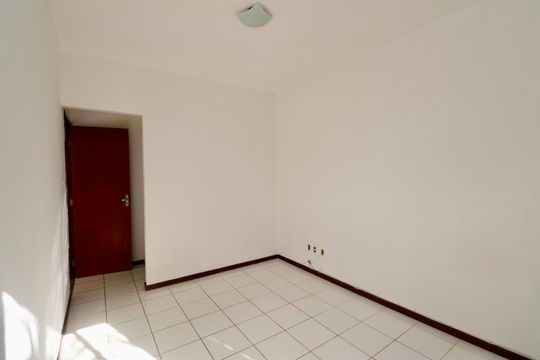 Quarto 2 de apartamento para alugar com 2 quartos, 70m² em Stella Maris, Salvador