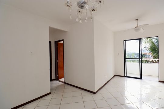 Sala  de apartamento para alugar com 2 quartos, 70m² em Stella Maris, Salvador