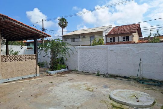 Quintal de casa para alugar com 3 quartos, 90m² em Itaipu, Niterói