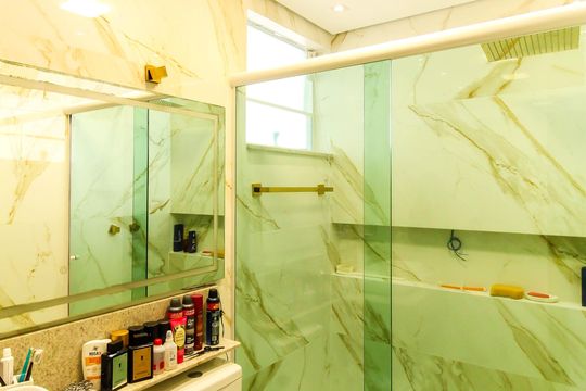 Banheiro da suíte 2 de apartamento à venda com 3 quartos, 160m² em Mooca, São Paulo