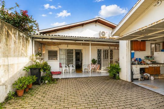Fachada de casa à venda com 2 quartos, 102m² em São Luís, Canoas