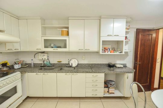 Cozinha de apartamento à venda com 4 quartos, 190m² em Tijuca, Rio de Janeiro