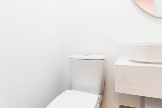 Lavabo de apartamento para alugar com 1 quarto, 52m² em Alphaville, Barueri