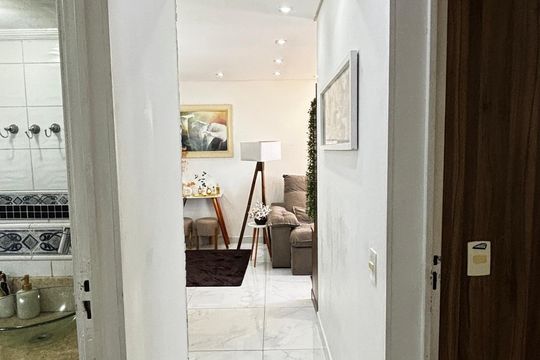 Corredor de apartamento à venda com 3 quartos, 65m² em Utinga, Santo André
