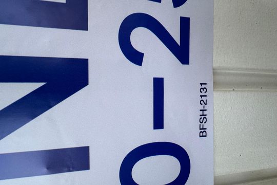 Placa grande  de casa à venda com 2 quartos, 203m² em Conj Res Morro Farol, Osasco