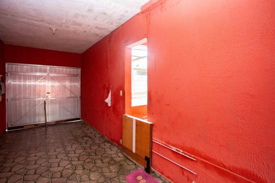 Garagem de casa à venda com 4 quartos, 280m² em Vila Guacuri, Diadema