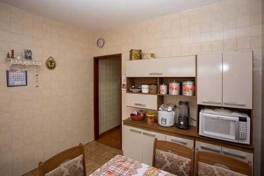 Cozinha de casa à venda com 4 quartos, 280m² em Vila Guacuri, Diadema