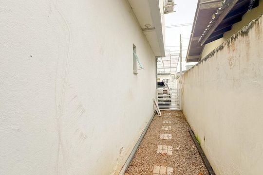Corredor de casa para alugar com 2 quartos, 68m² em São João do Rio Vermelho, Florianópolis