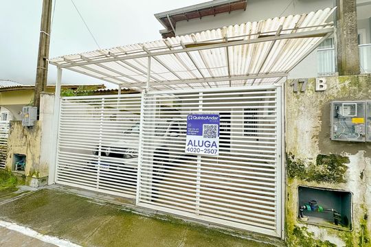 Plaquinha de casa para alugar com 2 quartos, 68m² em São João do Rio Vermelho, Florianópolis