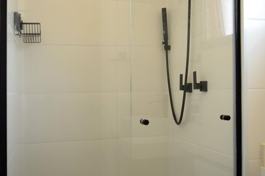 Estúdio - Banheiro de kitnet/studio à venda com 1 quarto, 27m² em Pompeia, São Paulo