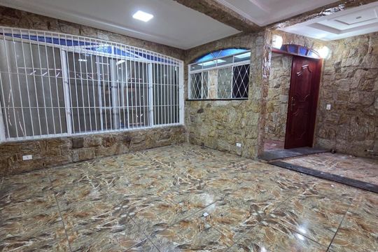 Garagem de casa para alugar com 3 quartos, 156m² em Jardim Monte Cristo, Suzano