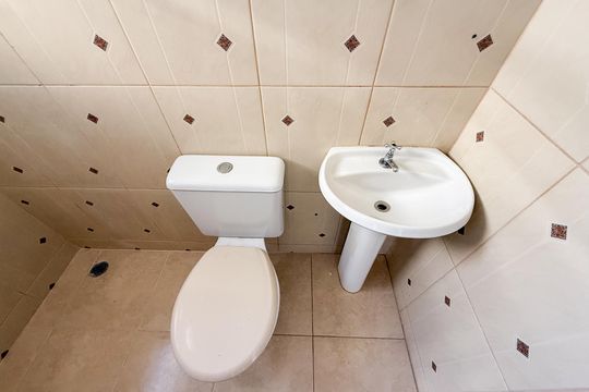 Banheiro de casa para alugar com 2 quartos, 40m² em Vila Basileia, São Paulo