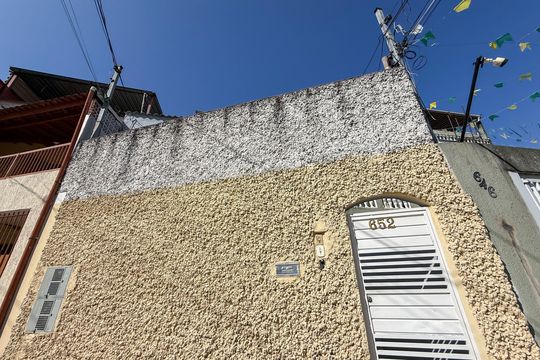 Fachada de casa para alugar com 2 quartos, 40m² em Vila Basileia, São Paulo
