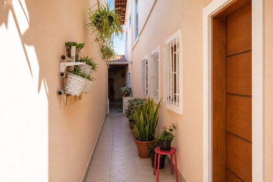 Corredor Externo de casa à venda com 3 quartos, 180m² em Jardim Elvira, Osasco