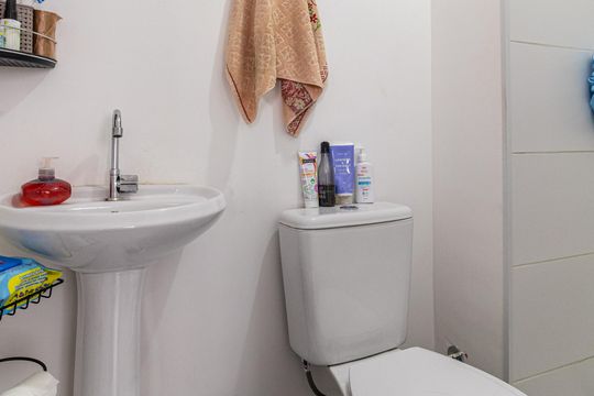 Banheiro de apartamento para alugar com 2 quartos, 32m² em Vila Ré, São Paulo