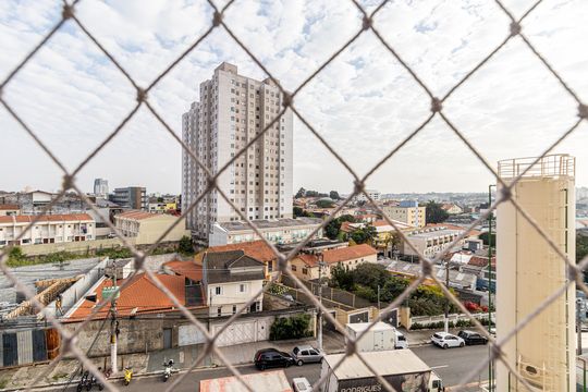 Vista Quarto 1 de apartamento para alugar com 2 quartos, 32m² em Vila Ré, São Paulo
