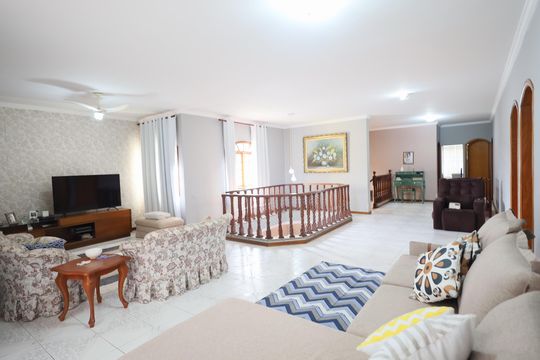Sala de casa à venda com 4 quartos, 409m² em City Bussocaba, Osasco
