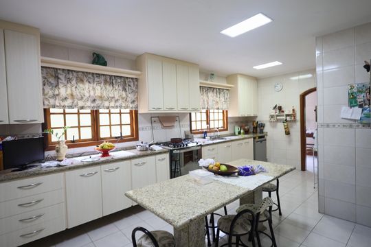 Cozinha de casa à venda com 4 quartos, 409m² em City Bussocaba, Osasco
