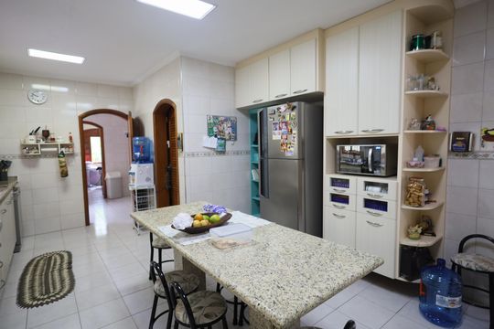 Cozinha de casa à venda com 4 quartos, 409m² em City Bussocaba, Osasco