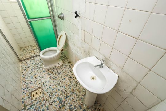 Banheiro de kitnet/studio à venda com 1 quarto, 26m² em Sé, São Paulo