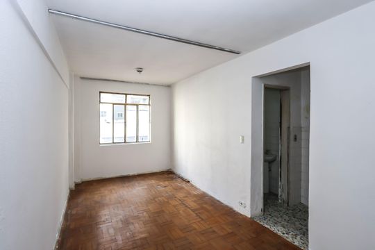 Quarto e Sala de kitnet/studio à venda com 1 quarto, 26m² em Sé, São Paulo