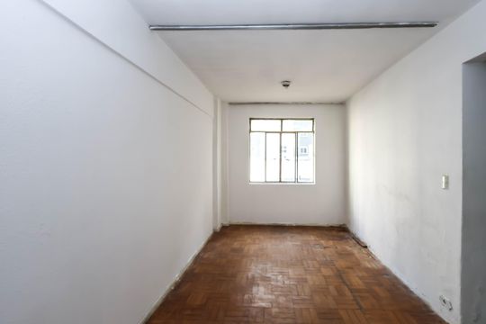 Quarto e Sala de kitnet/studio à venda com 1 quarto, 26m² em Sé, São Paulo