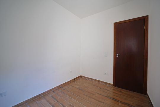 Quarto 2 de apartamento para alugar com 2 quartos, 45m² em Parque Maria Luiza, São Paulo