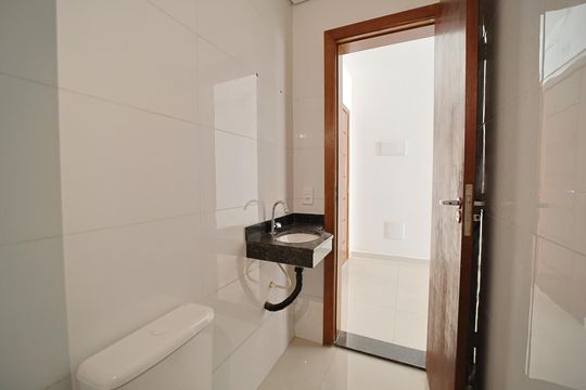 Banheiro de apartamento para alugar com 2 quartos, 45m² em Parque Maria Luiza, São Paulo