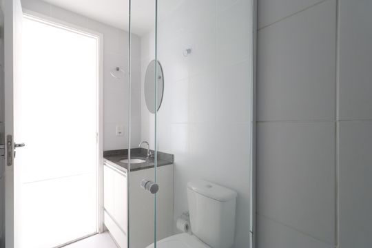 Banheiro  de apartamento para alugar com 1 quarto, 33m² em Barra Funda, São Paulo