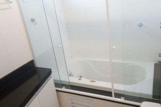 Banheiro de apartamento para alugar com 2 quartos, 76m² em Vila Suzana, São Paulo