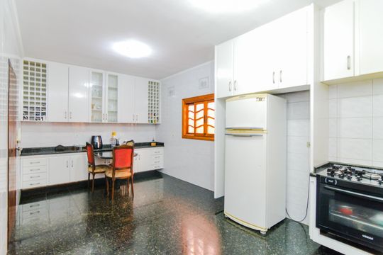 Cozinha de casa à venda com 4 quartos, 389m² em Parque Renato Maia, Guarulhos