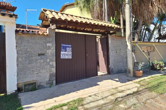 Fachada de casa à venda com 2 quartos, 94m² em Engenho do Mato, Niterói