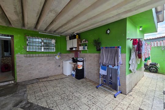 Garagem de casa para alugar com 2 quartos, 86m² em Maracanã, Praia Grande