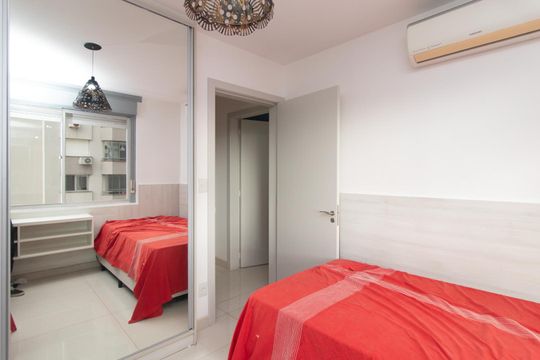 Quarto 1 de apartamento para alugar com 2 quartos, 79m² em Partenon, Porto Alegre
