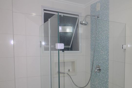 Banheiro de apartamento para alugar com 2 quartos, 79m² em Partenon, Porto Alegre